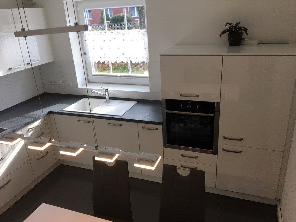 Prenájom bytu 3-izbový 78 m², Schwerin, Meklenbursko-Predpomoransko Prenájom bytu 3-izbový 78 m², Schwerin, Meklenbursko-Predpomoransko