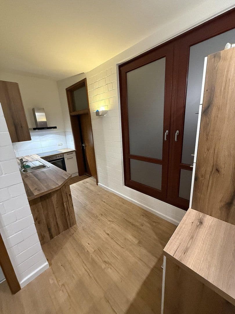 Prenájom bytu 3-izbový 78 m², Schwerin, Meklenbursko-Predpomoransko Prenájom bytu 3-izbový 78 m², Schwerin, Meklenbursko-Predpomoransko