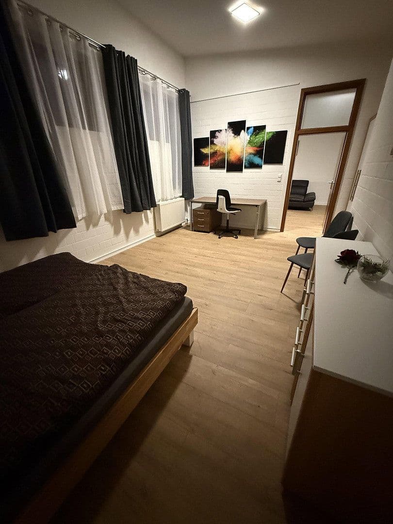 Prenájom bytu 3-izbový 78 m², Schwerin, Meklenbursko-Predpomoransko Prenájom bytu 3-izbový 78 m², Schwerin, Meklenbursko-Predpomoransko