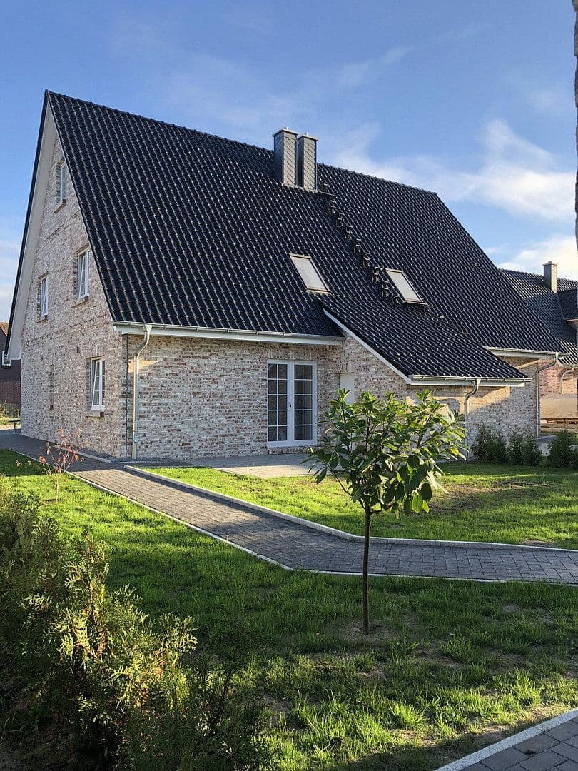 Prenájom bytu 3-izbový 78 m², Schwerin, Meklenbursko-Predpomoransko Prenájom bytu 3-izbový 78 m², Schwerin, Meklenbursko-Predpomoransko