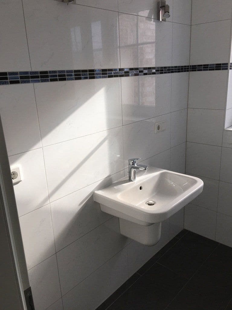 Prenájom bytu 3-izbový 78 m², Schwerin, Meklenbursko-Predpomoransko Prenájom bytu 3-izbový 78 m², Schwerin, Meklenbursko-Predpomoransko