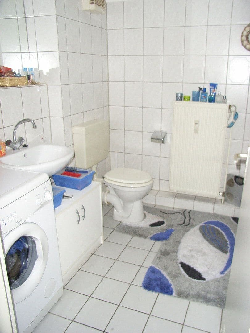 Prenájom bytu 3-izbový 82 m², Weinberg 34, Wuppertal, Severné Porýnie - Westfálsko Prenájom bytu 3-izbový 82 m², Weinberg 34, Wuppertal, Severné Porýnie - Westfálsko