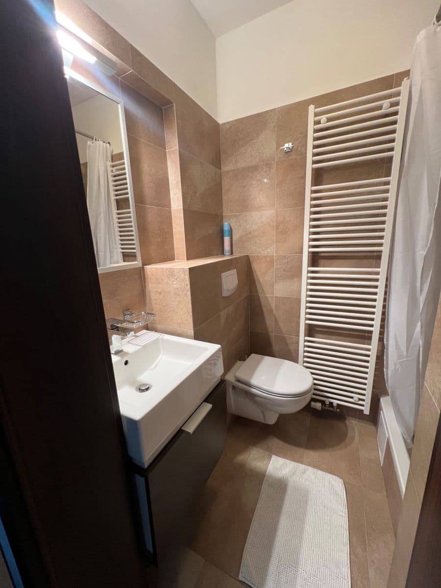 Prenájom bytu 1-izbový 30 m², Pec pod Sněžkou, Královéhradecký kraj Prenájom bytu 1-izbový 30 m², Pec pod Sněžkou, Královéhradecký kraj