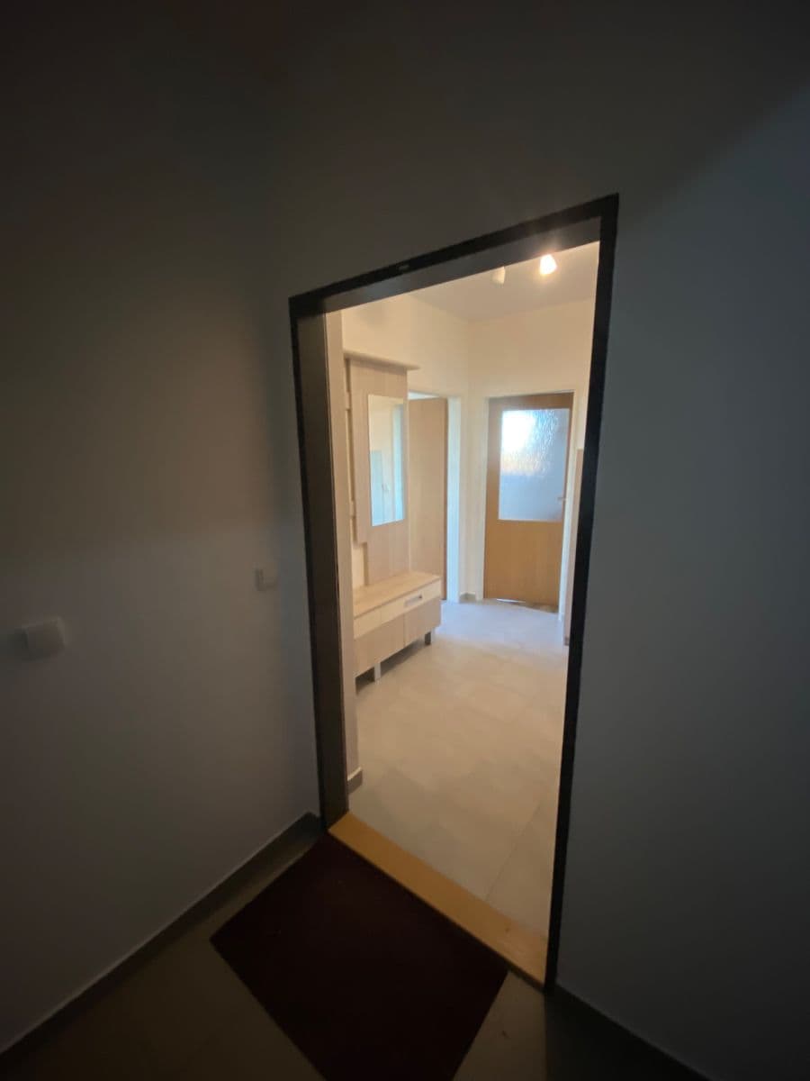 Prenájom bytu 3-izbový 60 m², Ecksteinova, Chýně, Středočeský kraj Prenájom bytu 3-izbový 60 m², Ecksteinova, Chýně, Středočeský kraj