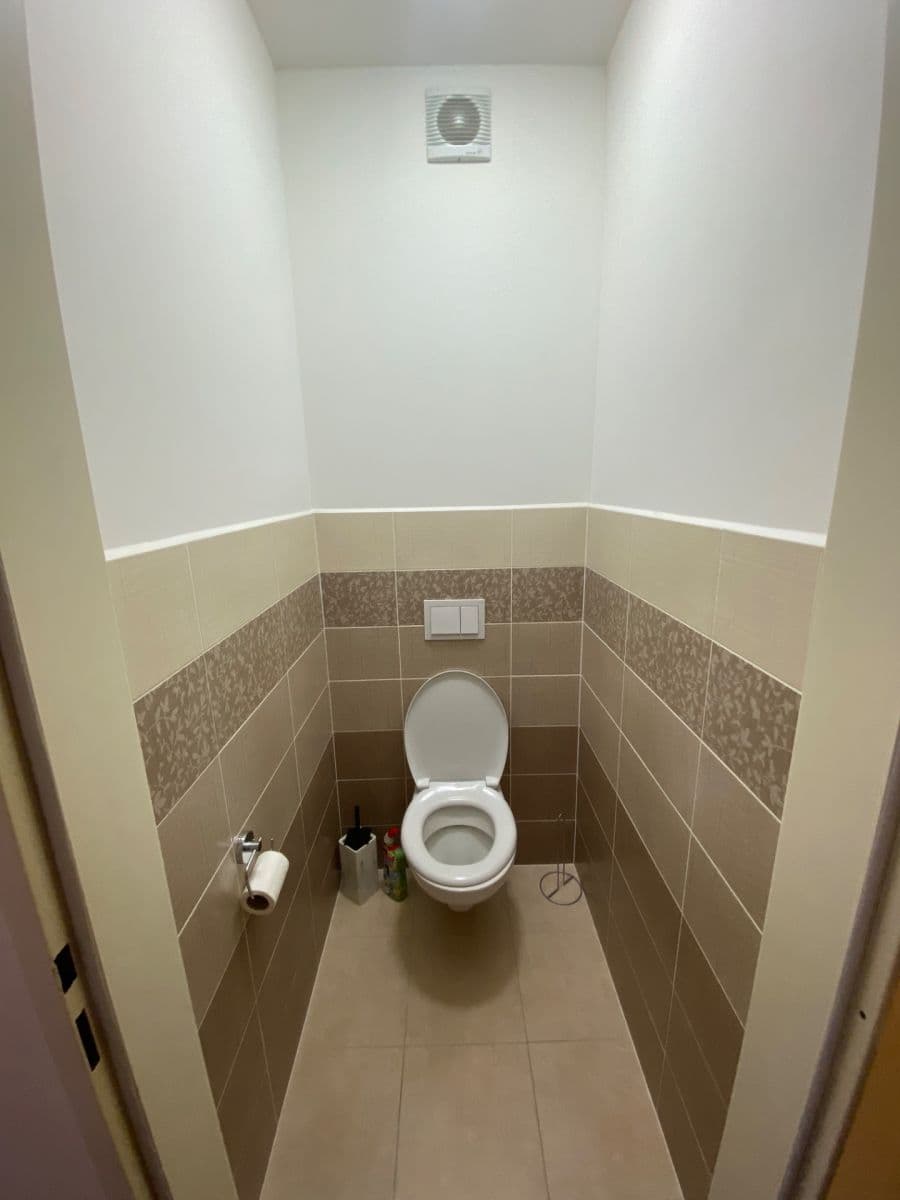 Prenájom bytu 3-izbový 60 m², Ecksteinova, Chýně, Středočeský kraj Prenájom bytu 3-izbový 60 m², Ecksteinova, Chýně, Středočeský kraj