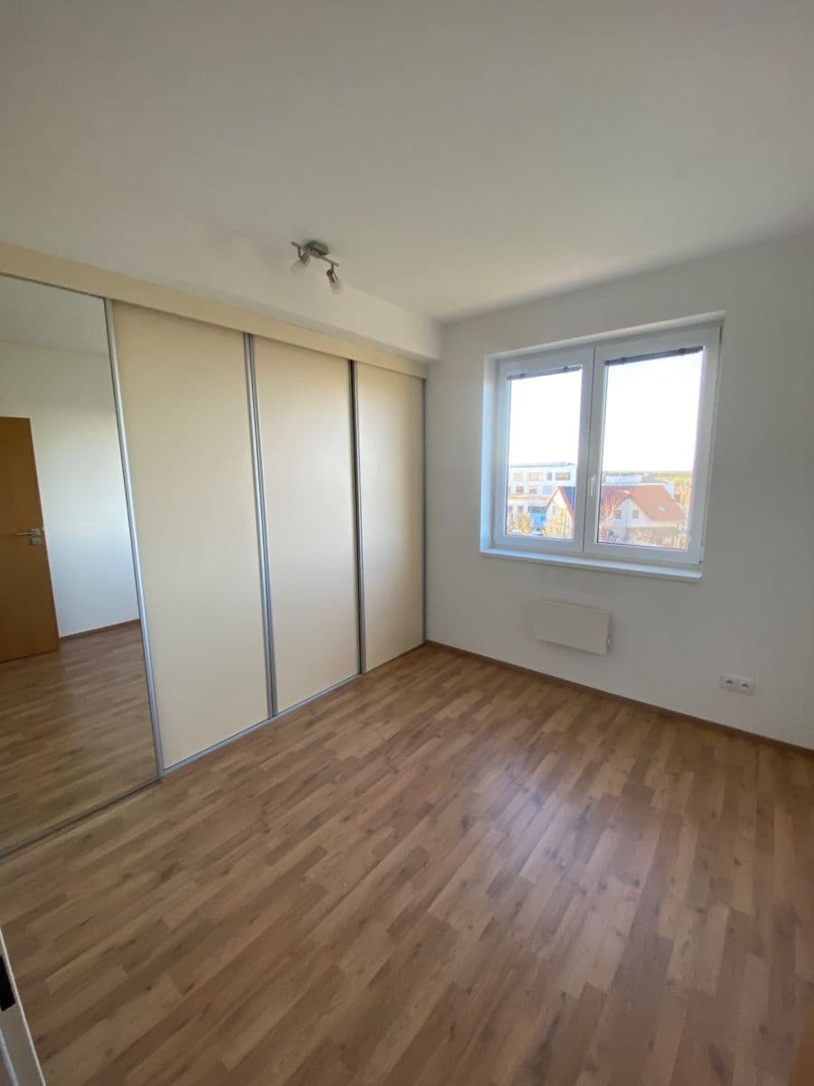 Prenájom bytu 3-izbový 60 m², Ecksteinova, Chýně, Středočeský kraj Prenájom bytu 3-izbový 60 m², Ecksteinova, Chýně, Středočeský kraj