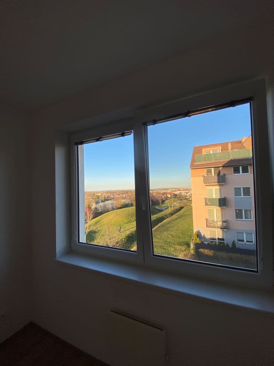 Prenájom bytu 3-izbový 60 m², Ecksteinova, Chýně, Středočeský kraj Prenájom bytu 3-izbový 60 m², Ecksteinova, Chýně, Středočeský kraj