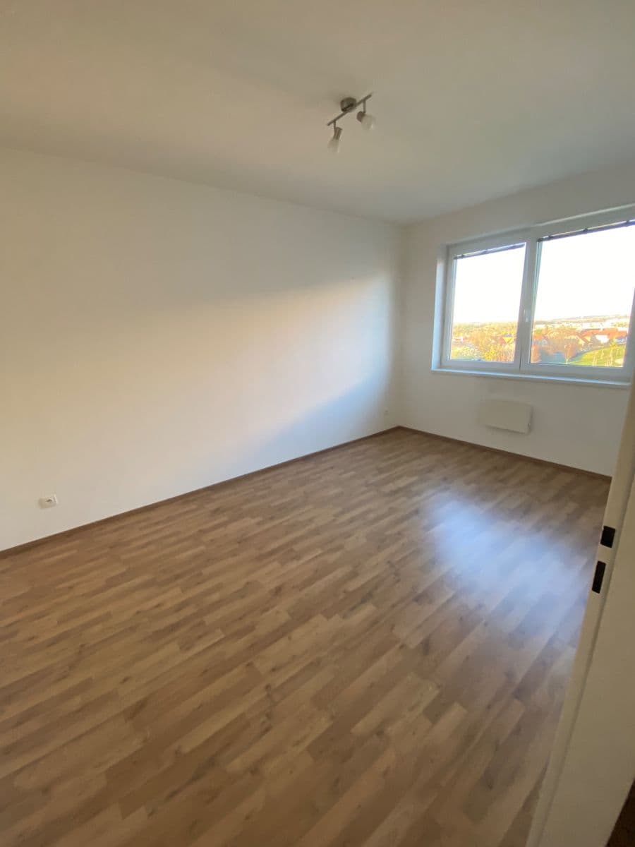 Prenájom bytu 3-izbový 60 m², Ecksteinova, Chýně, Středočeský kraj Prenájom bytu 3-izbový 60 m², Ecksteinova, Chýně, Středočeský kraj