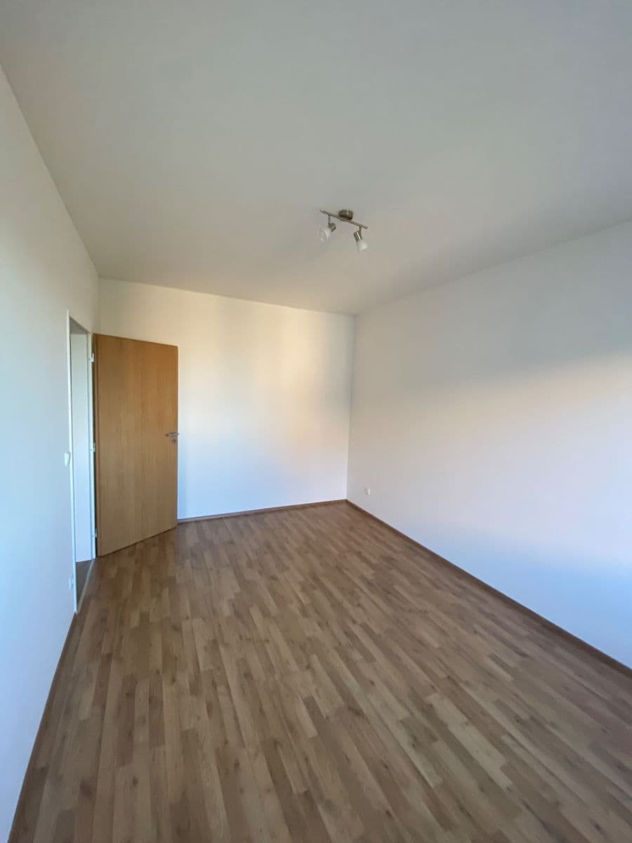 Prenájom bytu 3-izbový 60 m², Ecksteinova, Chýně, Středočeský kraj Prenájom bytu 3-izbový 60 m², Ecksteinova, Chýně, Středočeský kraj