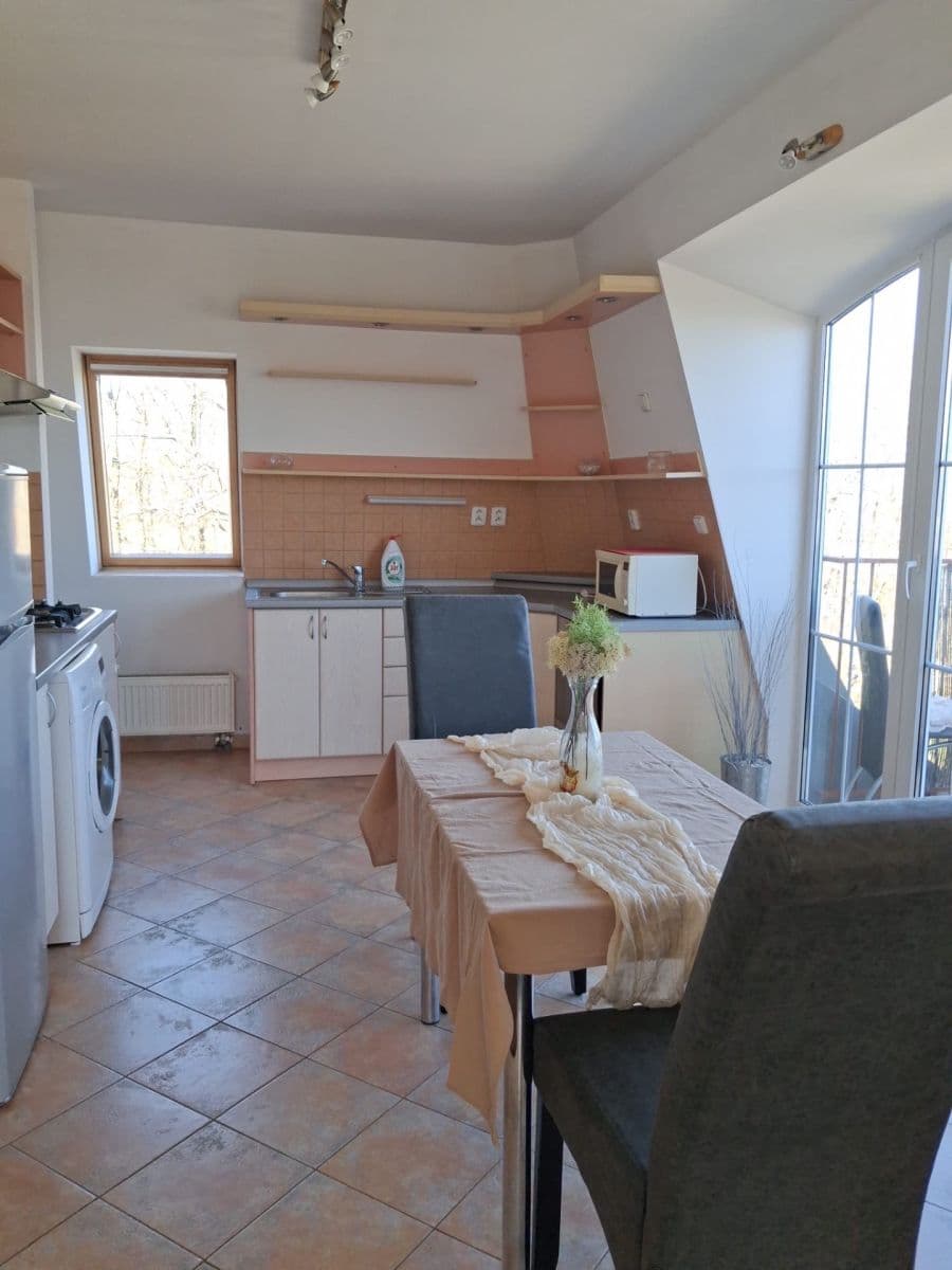 Prenájom bytu 1-izbový 54 m², Smolíkova, Praha, Praha Prenájom bytu 1-izbový 54 m², Smolíkova, Praha, Praha