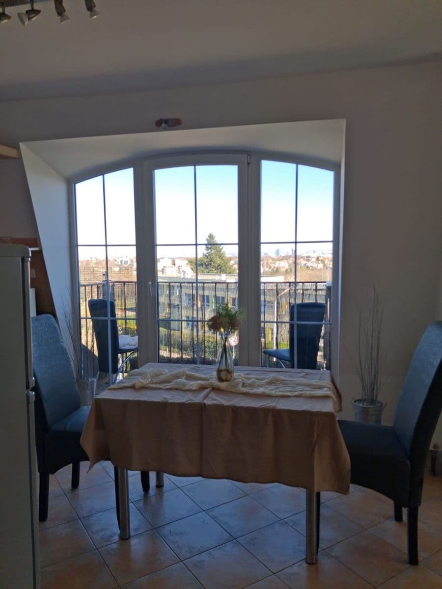 Prenájom bytu 1-izbový 54 m², Smolíkova, Praha, Praha Prenájom bytu 1-izbový 54 m², Smolíkova, Praha, Praha