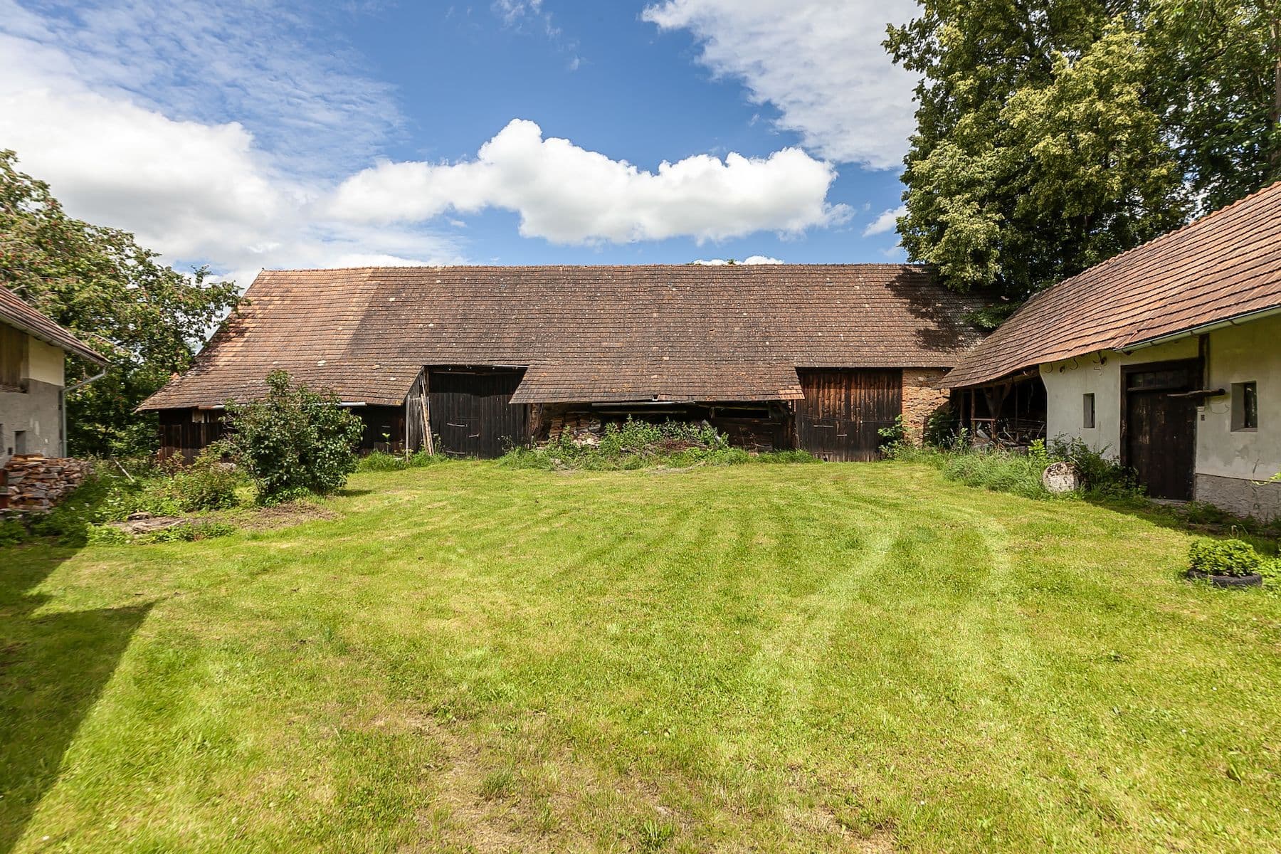 Predaj domu 147 m², pozemek 6.131 m², Dolní Kralovice, Středočeský kraj Predaj domu 147 m², pozemek 6.131 m², Dolní Kralovice, Středočeský kraj