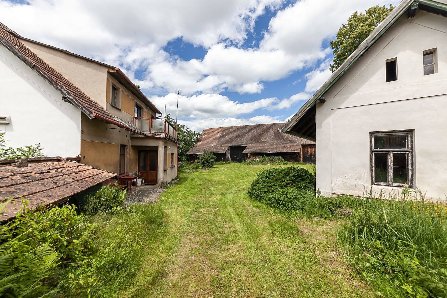 Predaj domu 147 m², pozemek 6.131 m², Dolní Kralovice, Praha Predaj domu 147 m², pozemek 6.131 m², Dolní Kralovice, Praha