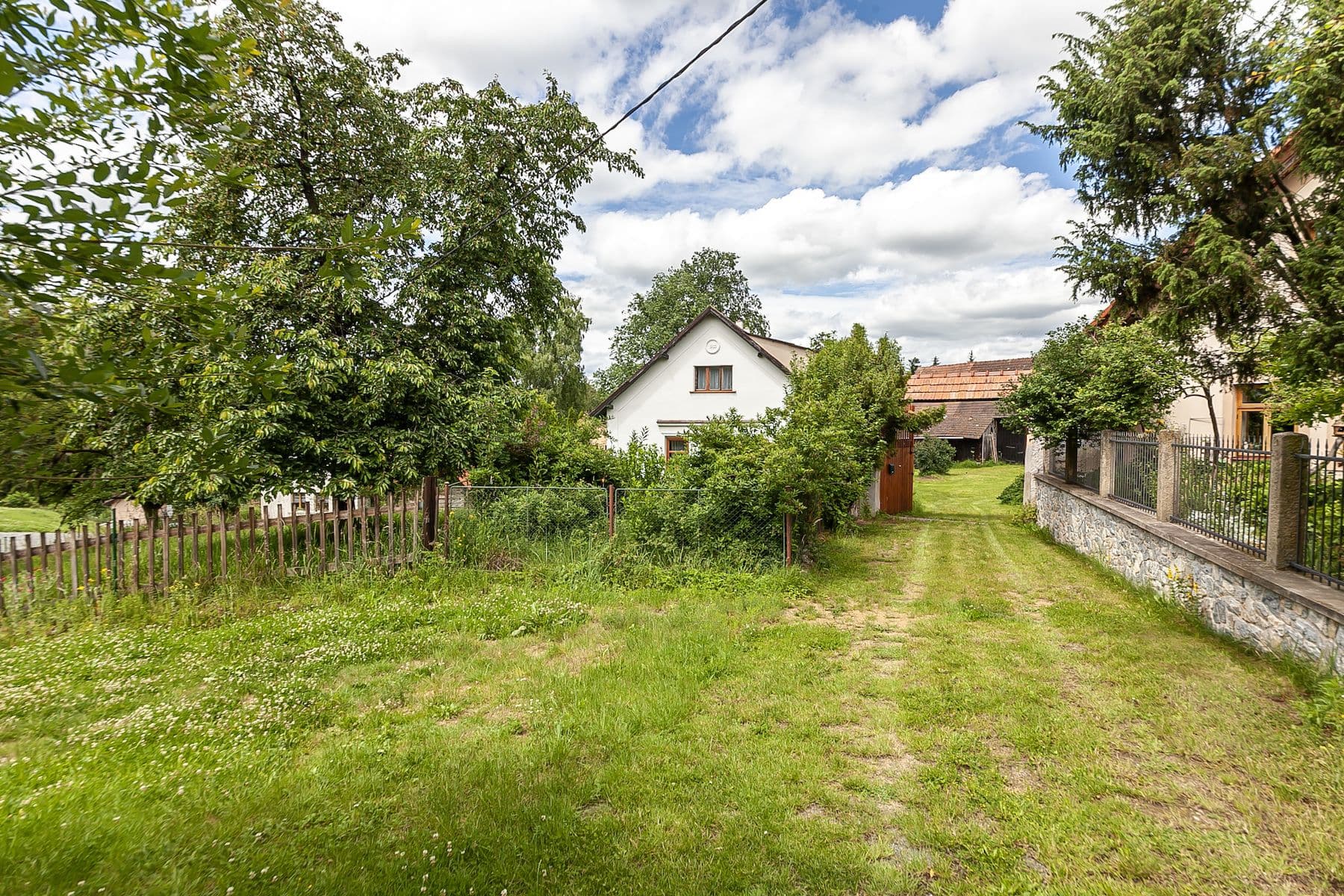 Predaj domu 147 m², pozemek 6.131 m², Dolní Kralovice, Praha Predaj domu 147 m², pozemek 6.131 m², Dolní Kralovice, Praha