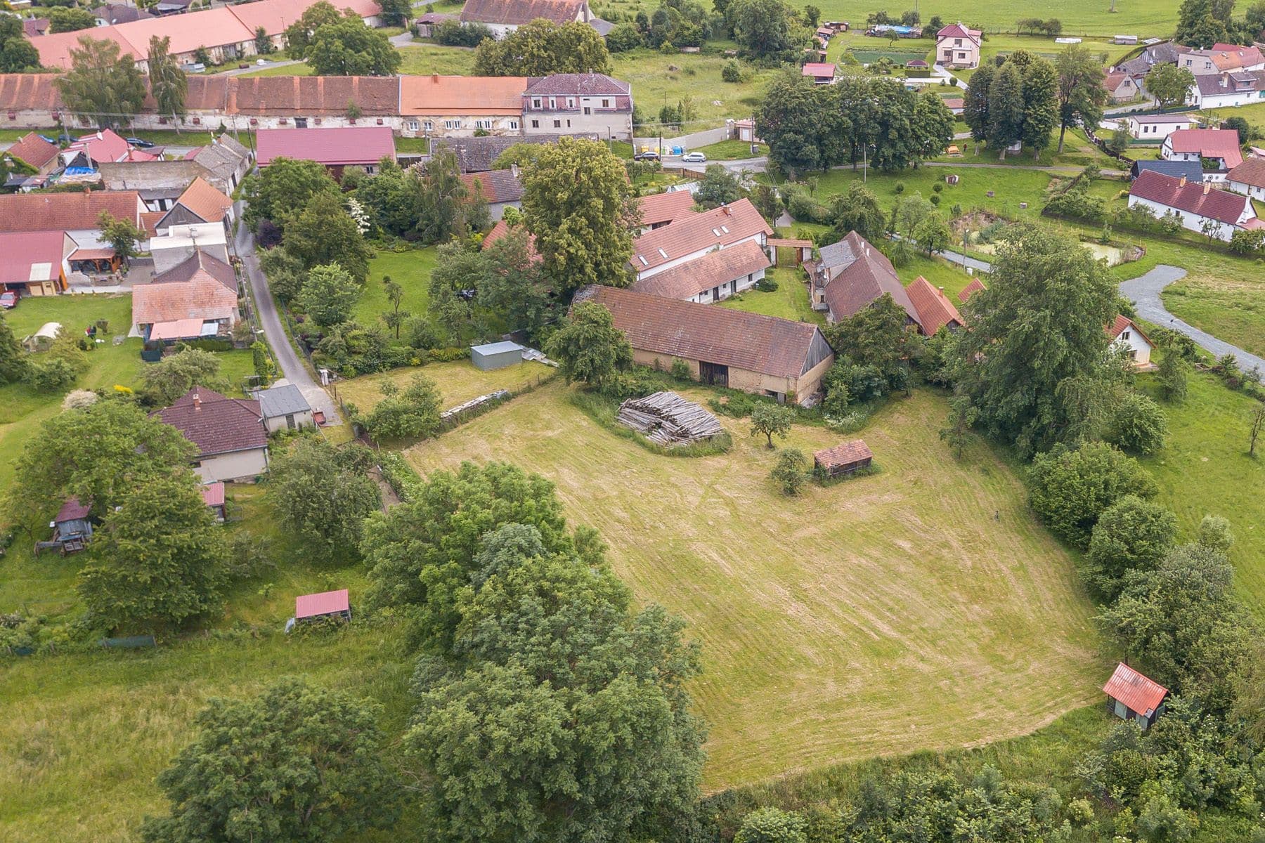 Predaj domu 147 m², pozemek 6.131 m², Dolní Kralovice, Praha Predaj domu 147 m², pozemek 6.131 m², Dolní Kralovice, Praha