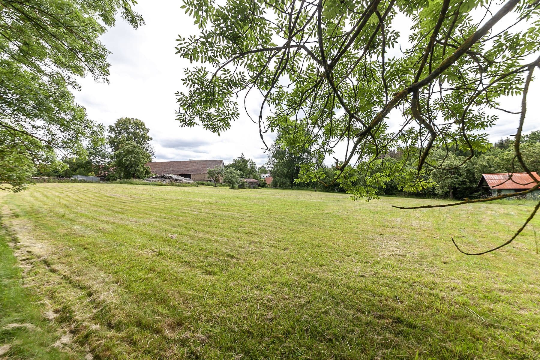 Predaj domu 147 m², pozemek 6.131 m², Dolní Kralovice, Praha Predaj domu 147 m², pozemek 6.131 m², Dolní Kralovice, Praha