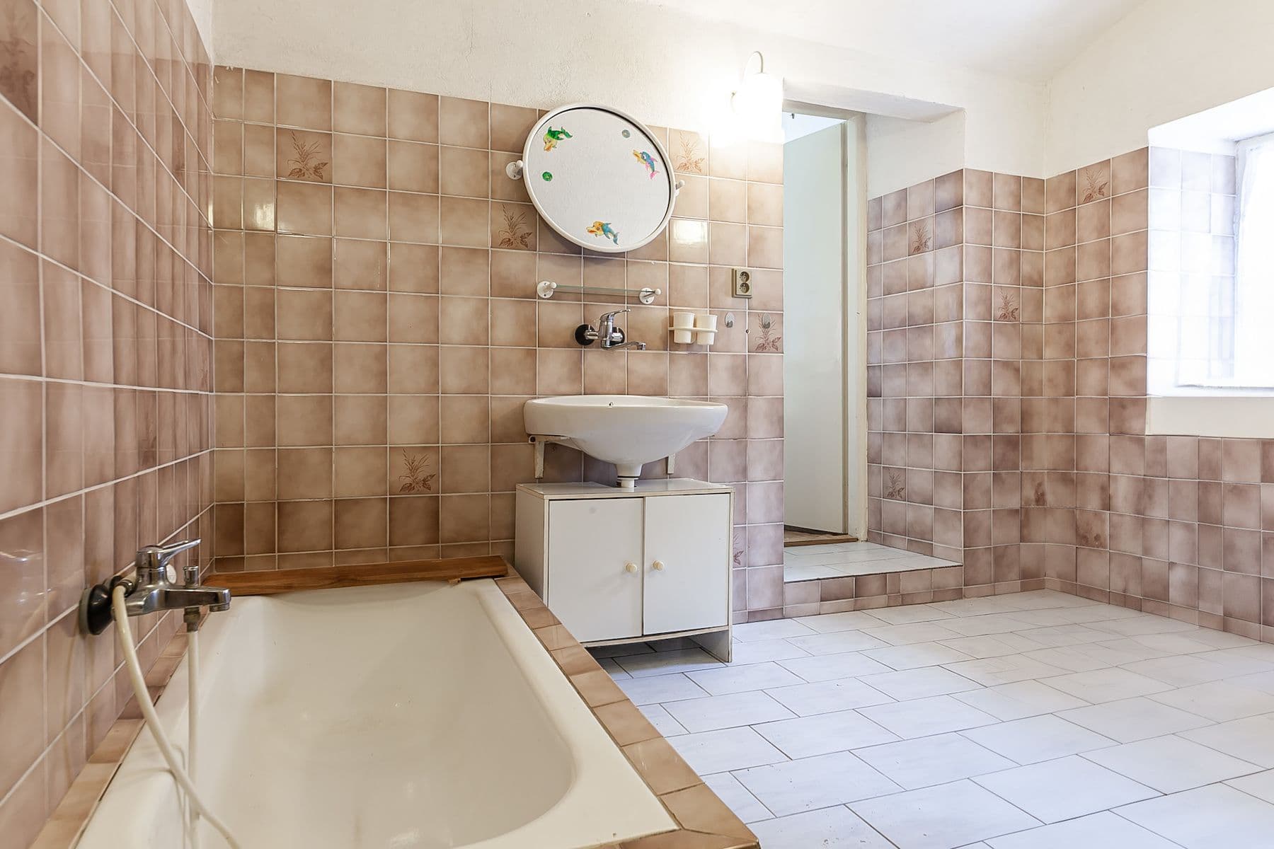 Predaj domu 147 m², pozemek 6.131 m², Dolní Kralovice, Praha Predaj domu 147 m², pozemek 6.131 m², Dolní Kralovice, Praha