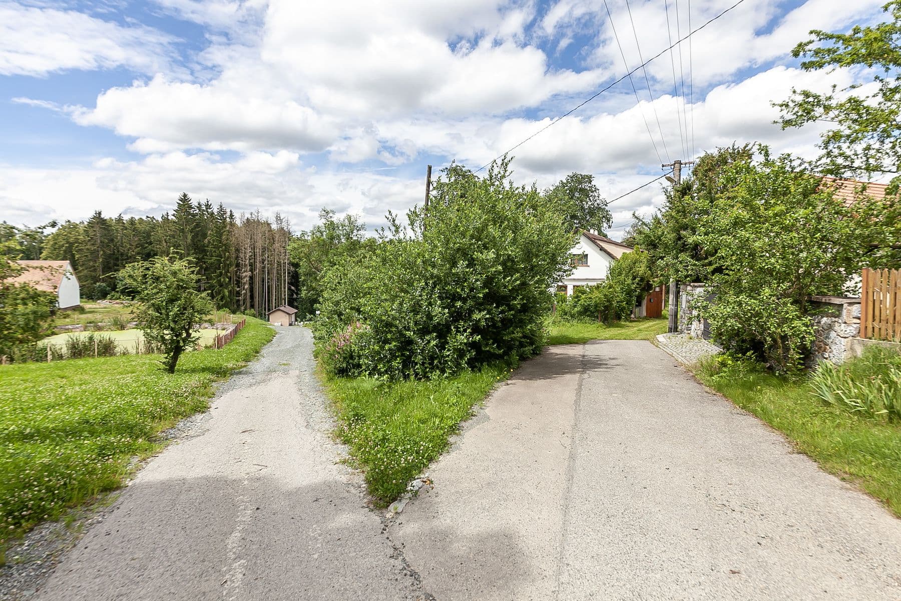 Predaj domu 147 m², pozemek 6.131 m², Dolní Kralovice, Praha Predaj domu 147 m², pozemek 6.131 m², Dolní Kralovice, Praha