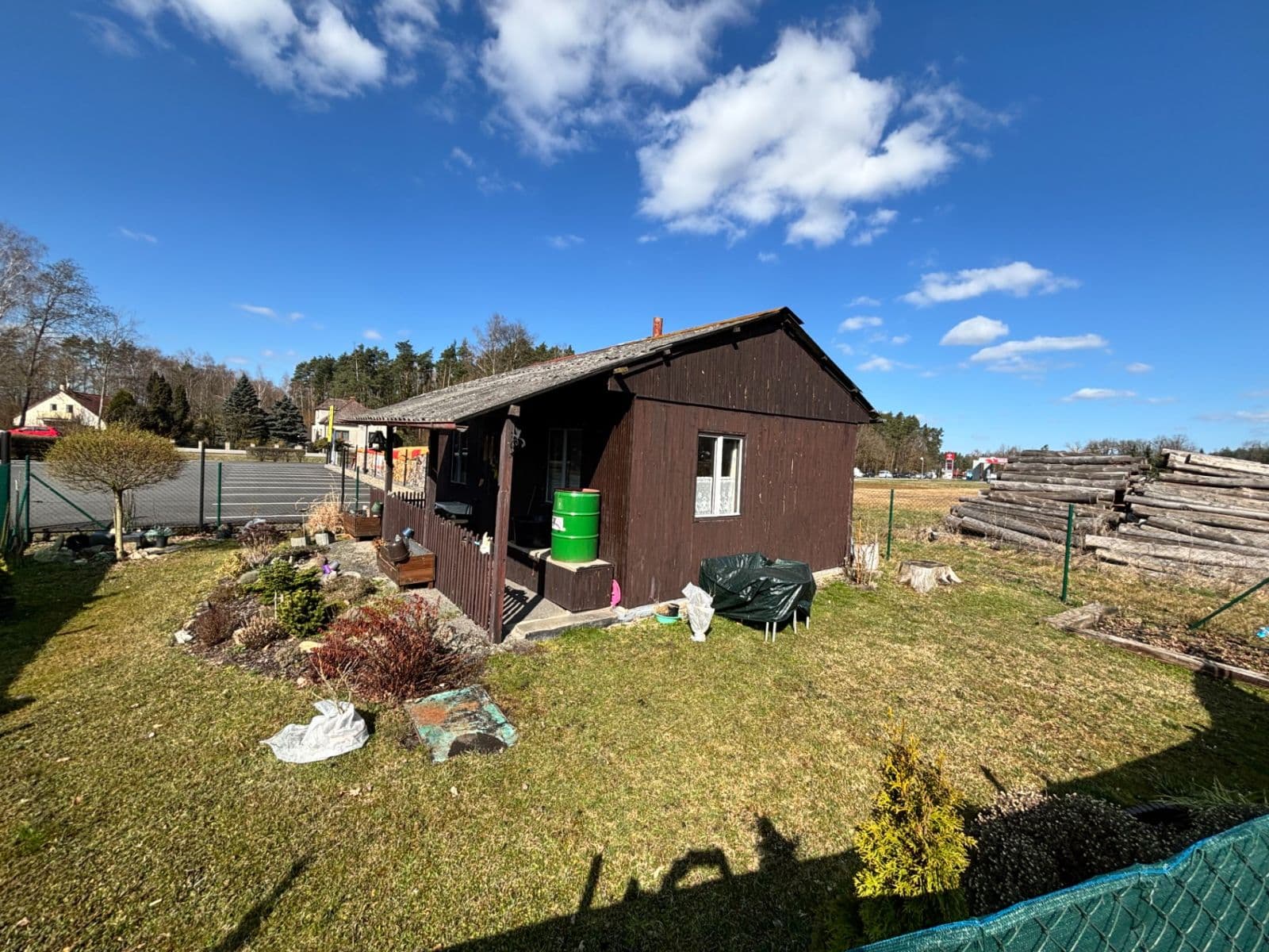 Predaj rekreačného objektu 42 m², pozemek 196 m², Řípec, Jihočeský kraj Predaj rekreačného objektu 42 m², pozemek 196 m², Řípec, Jihočeský kraj