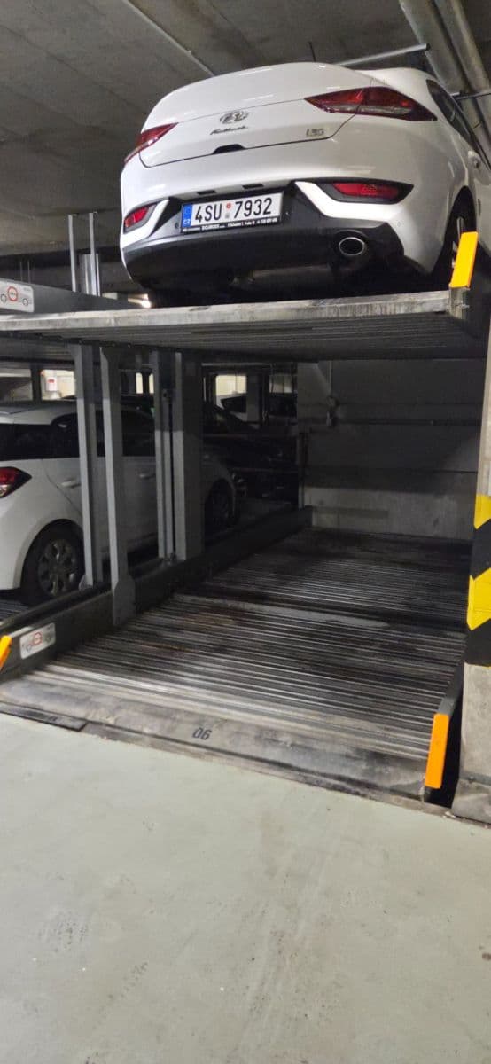 Prenájom garáže 12 m², Praha, Praha Prenájom garáže 12 m², Praha, Praha