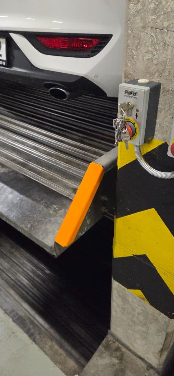 Prenájom garáže 12 m², Praha, Praha Prenájom garáže 12 m², Praha, Praha