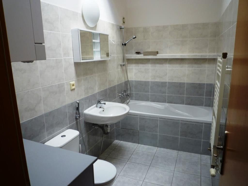 Prenájom bytu 4-izbový 129 m², Medkova, Praha, Praha Prenájom bytu 4-izbový 129 m², Medkova, Praha, Praha