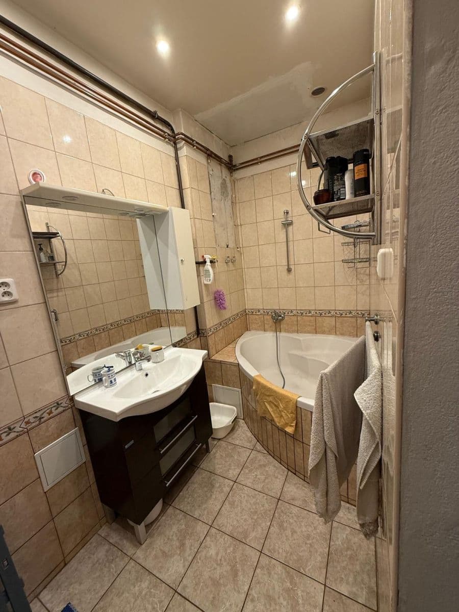 Prenájom bytu 2-izbový 95 m², Mostecká, Teplice, Ústecký kraj Prenájom bytu 2-izbový 95 m², Mostecká, Teplice, Ústecký kraj