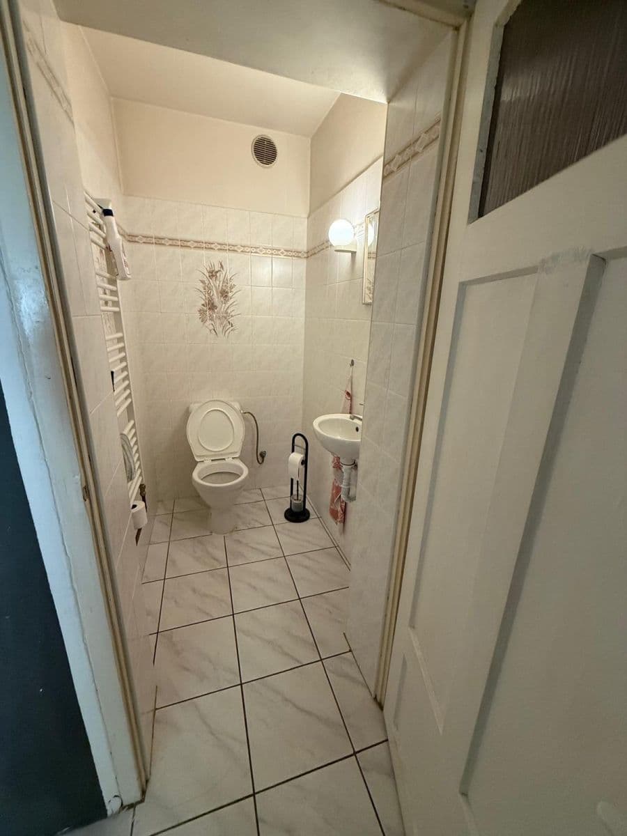 Prenájom bytu 2-izbový 95 m², Mostecká, Teplice, Ústecký kraj Prenájom bytu 2-izbový 95 m², Mostecká, Teplice, Ústecký kraj