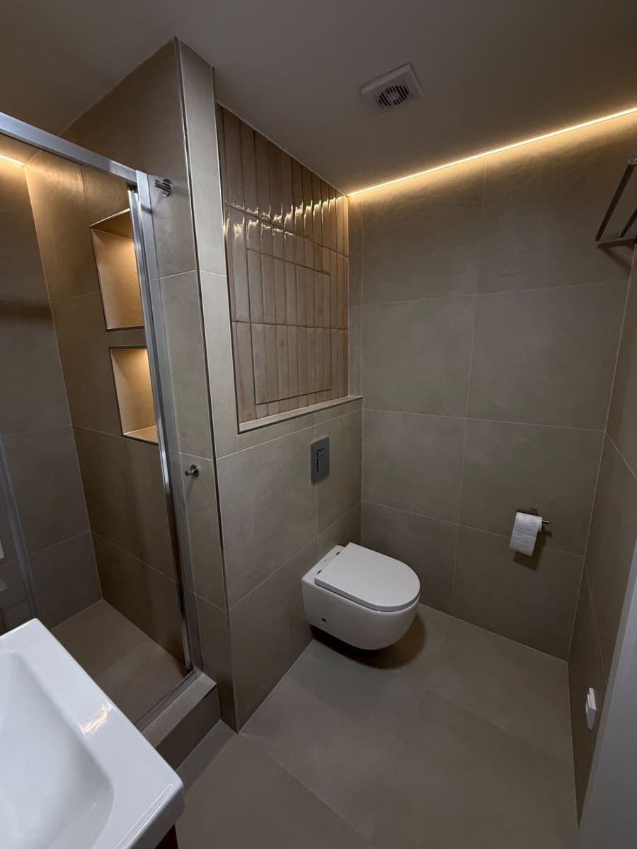 Prenájom bytu 2-izbový 41 m², Trnovanská, Teplice, Ústecký kraj Prenájom bytu 2-izbový 41 m², Trnovanská, Teplice, Ústecký kraj