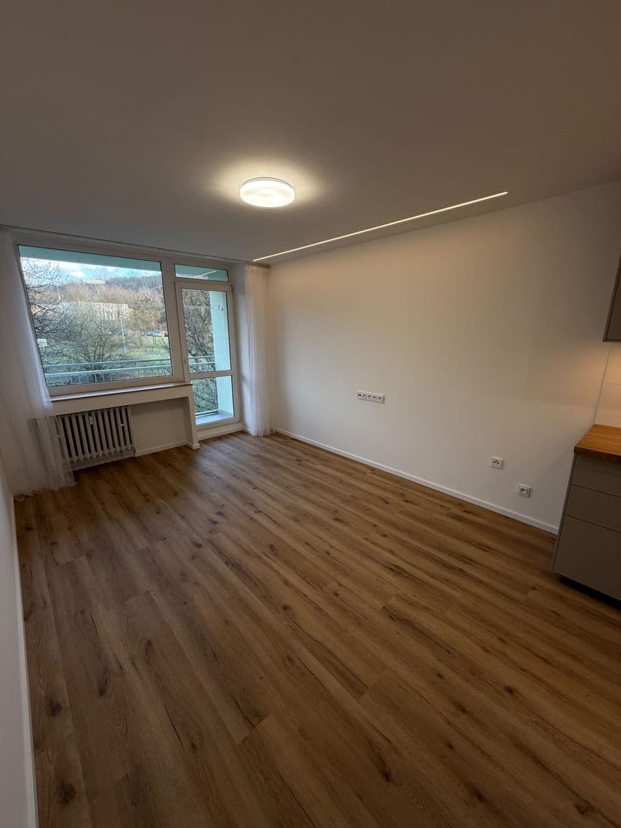 Prenájom bytu 2-izbový 41 m², Trnovanská, Teplice, Ústecký kraj Prenájom bytu 2-izbový 41 m², Trnovanská, Teplice, Ústecký kraj