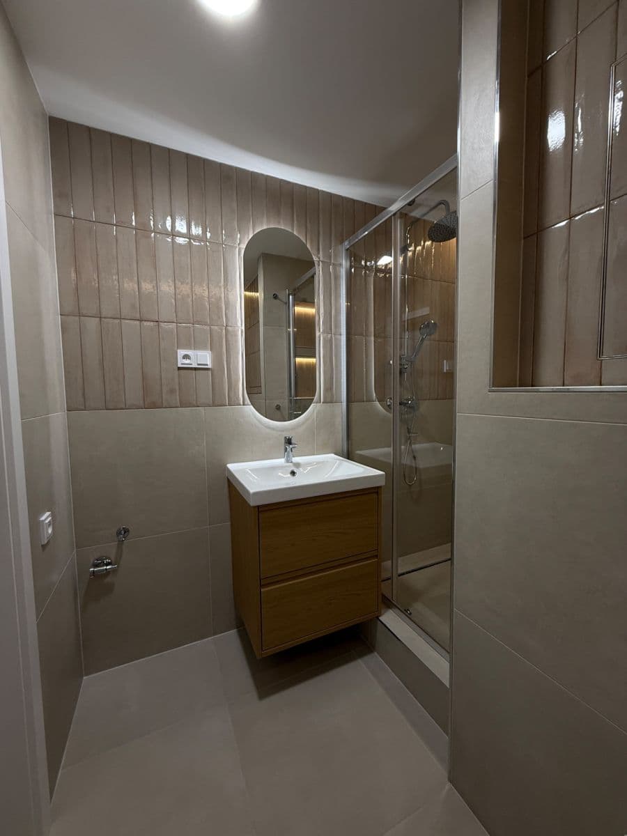 Prenájom bytu 2-izbový 41 m², Trnovanská, Teplice, Ústecký kraj Prenájom bytu 2-izbový 41 m², Trnovanská, Teplice, Ústecký kraj