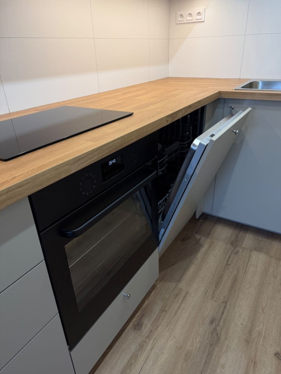 Prenájom bytu 2-izbový 41 m², Trnovanská, Teplice, Ústecký kraj Prenájom bytu 2-izbový 41 m², Trnovanská, Teplice, Ústecký kraj