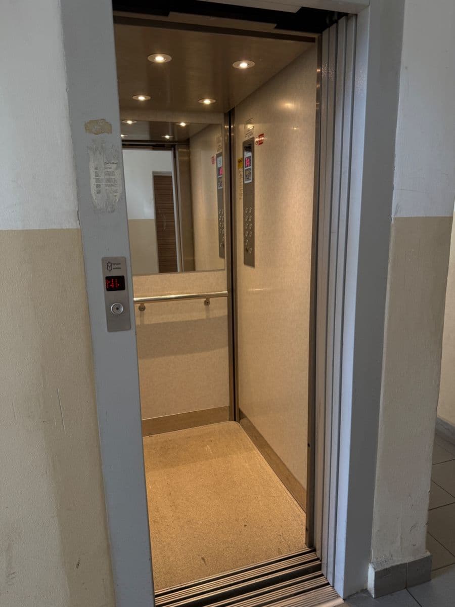 Prenájom bytu 2-izbový 41 m², Trnovanská, Teplice, Ústecký kraj Prenájom bytu 2-izbový 41 m², Trnovanská, Teplice, Ústecký kraj