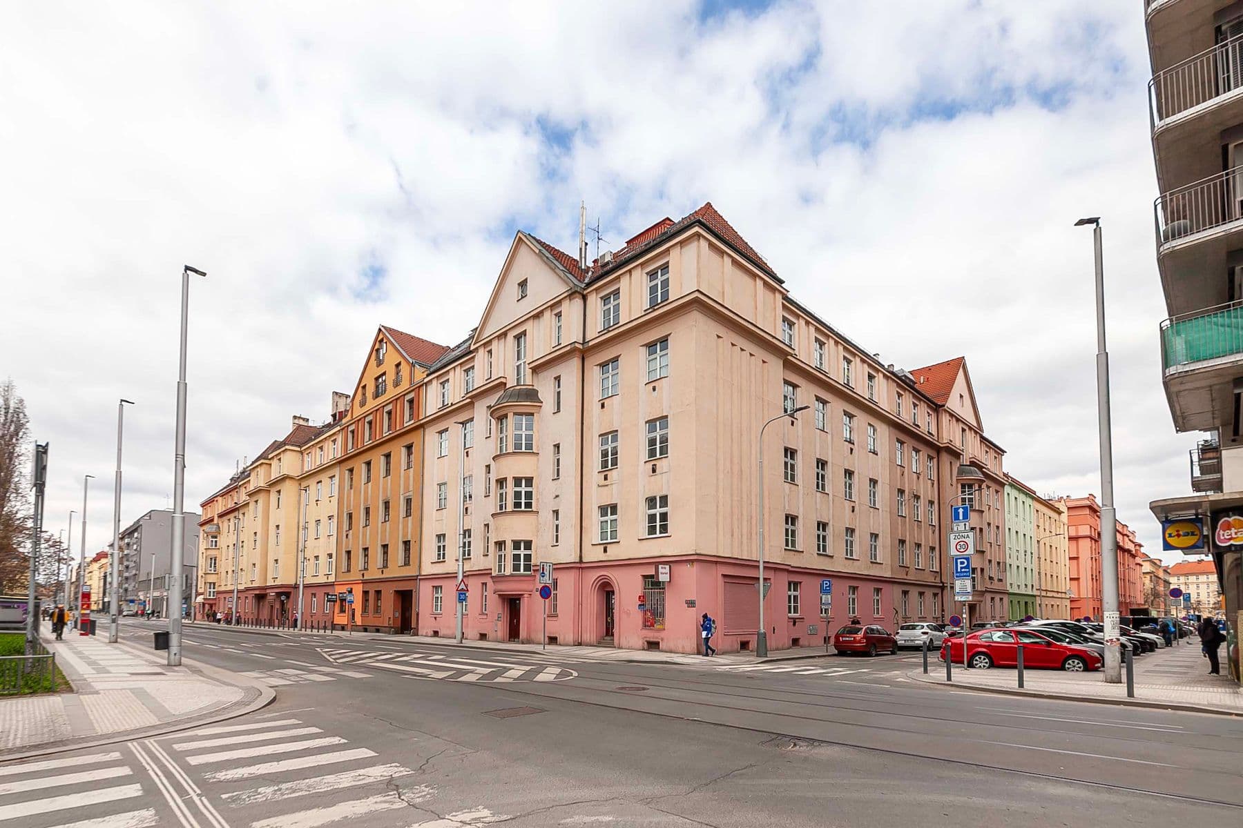 Predaj bytu 2-izbový 58 m², V Háji, Praha, Praha Predaj bytu 2-izbový 58 m², V Háji, Praha, Praha