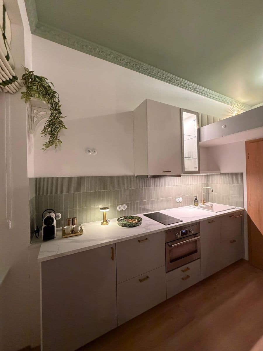 Predaj bytu 1-izbový 18 m², Sokolská, Praha, Praha Predaj bytu 1-izbový 18 m², Sokolská, Praha, Praha