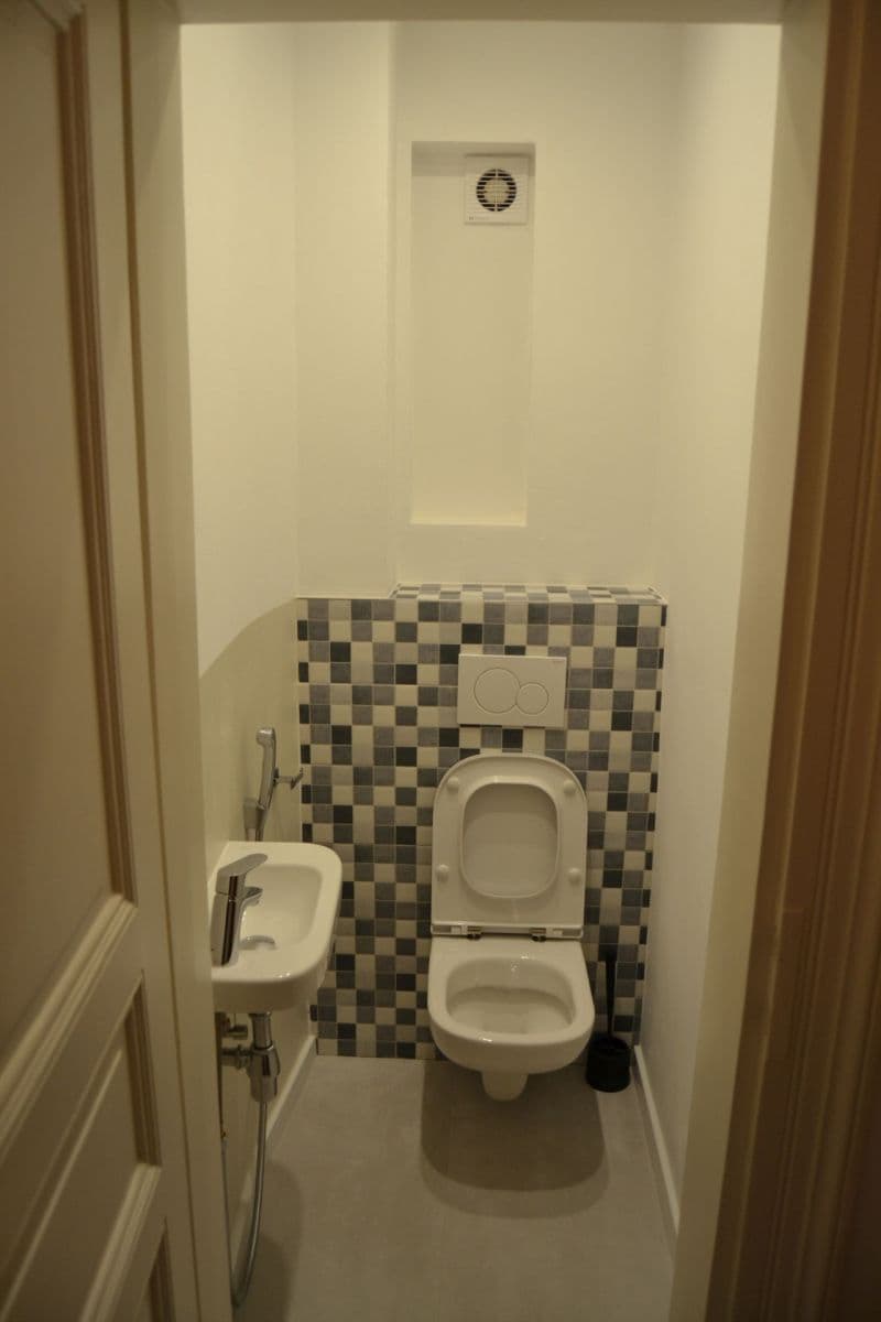 Prenájom bytu 2-izbový 70 m², Korunovační, Praha, Praha Prenájom bytu 2-izbový 70 m², Korunovační, Praha, Praha