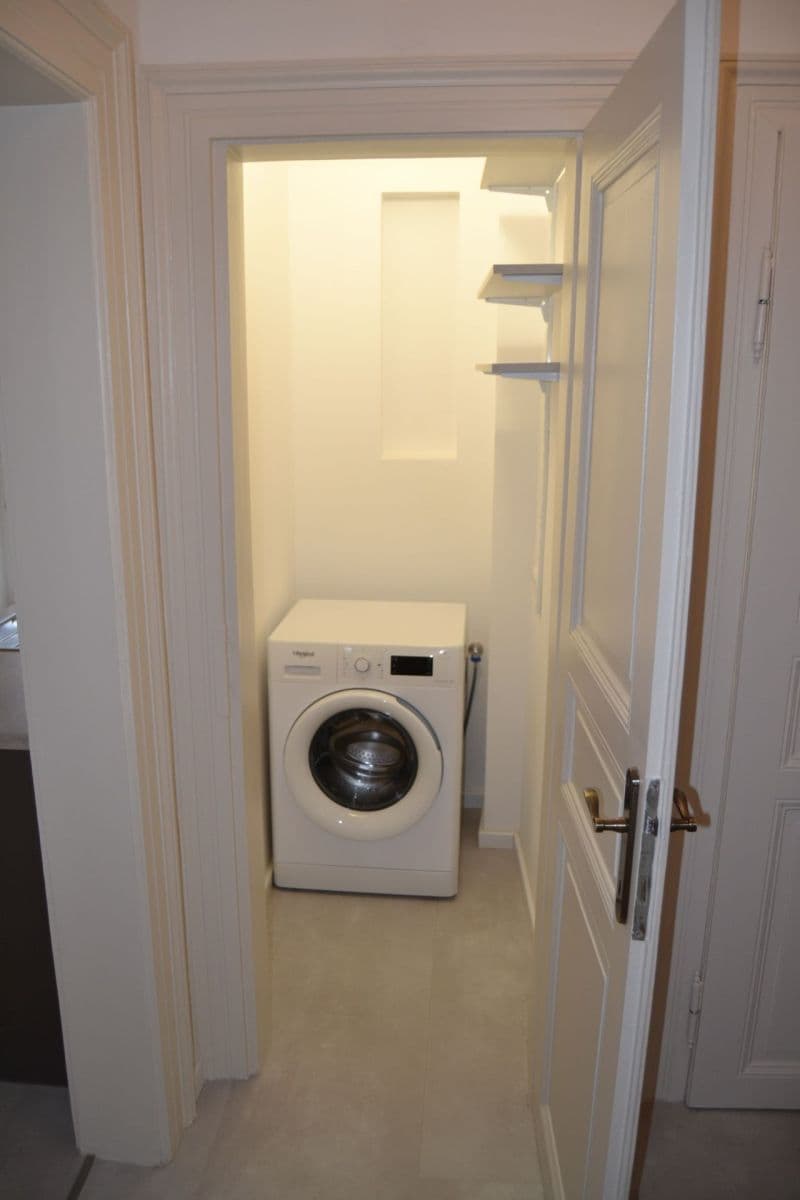 Prenájom bytu 2-izbový 70 m², Korunovační, Praha, Praha Prenájom bytu 2-izbový 70 m², Korunovační, Praha, Praha