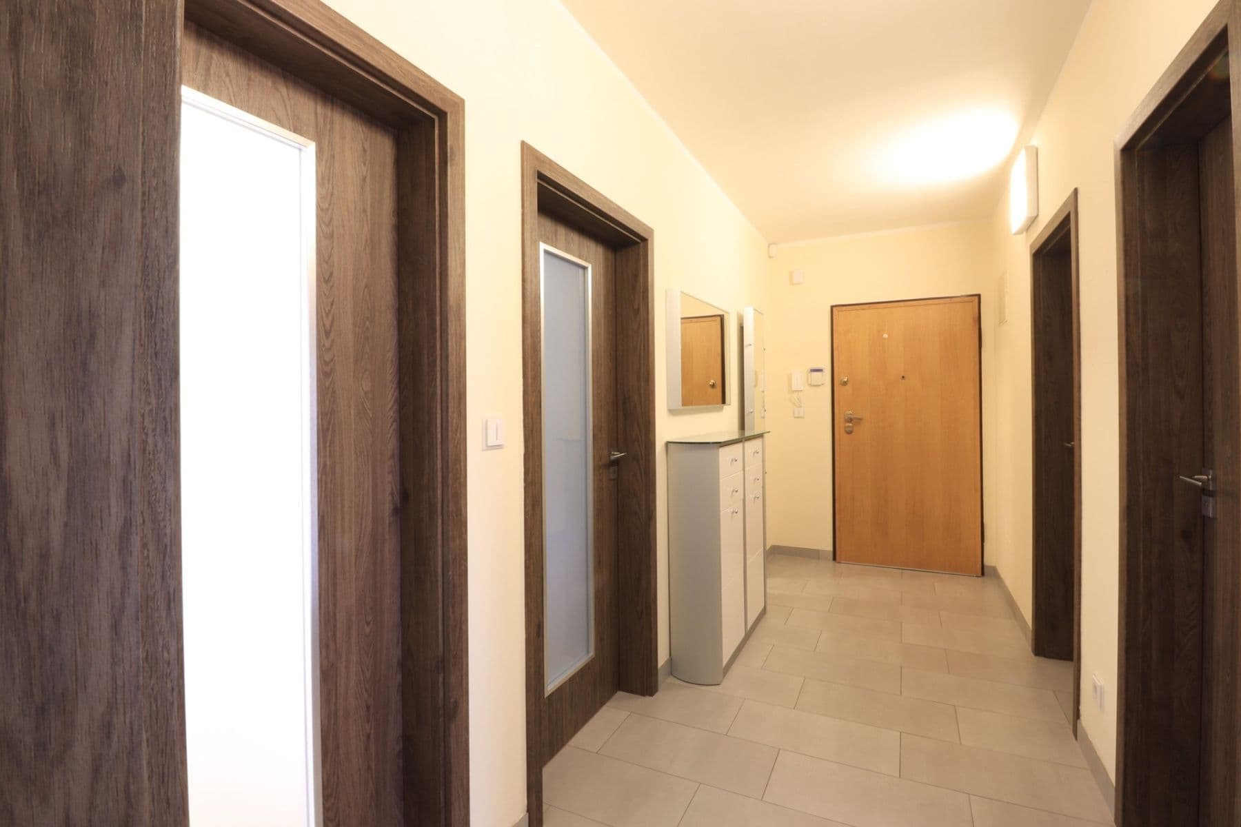 Prenájom bytu 4-izbový 114 m², K Haltýři, Praha, Praha Prenájom bytu 4-izbový 114 m², K Haltýři, Praha, Praha