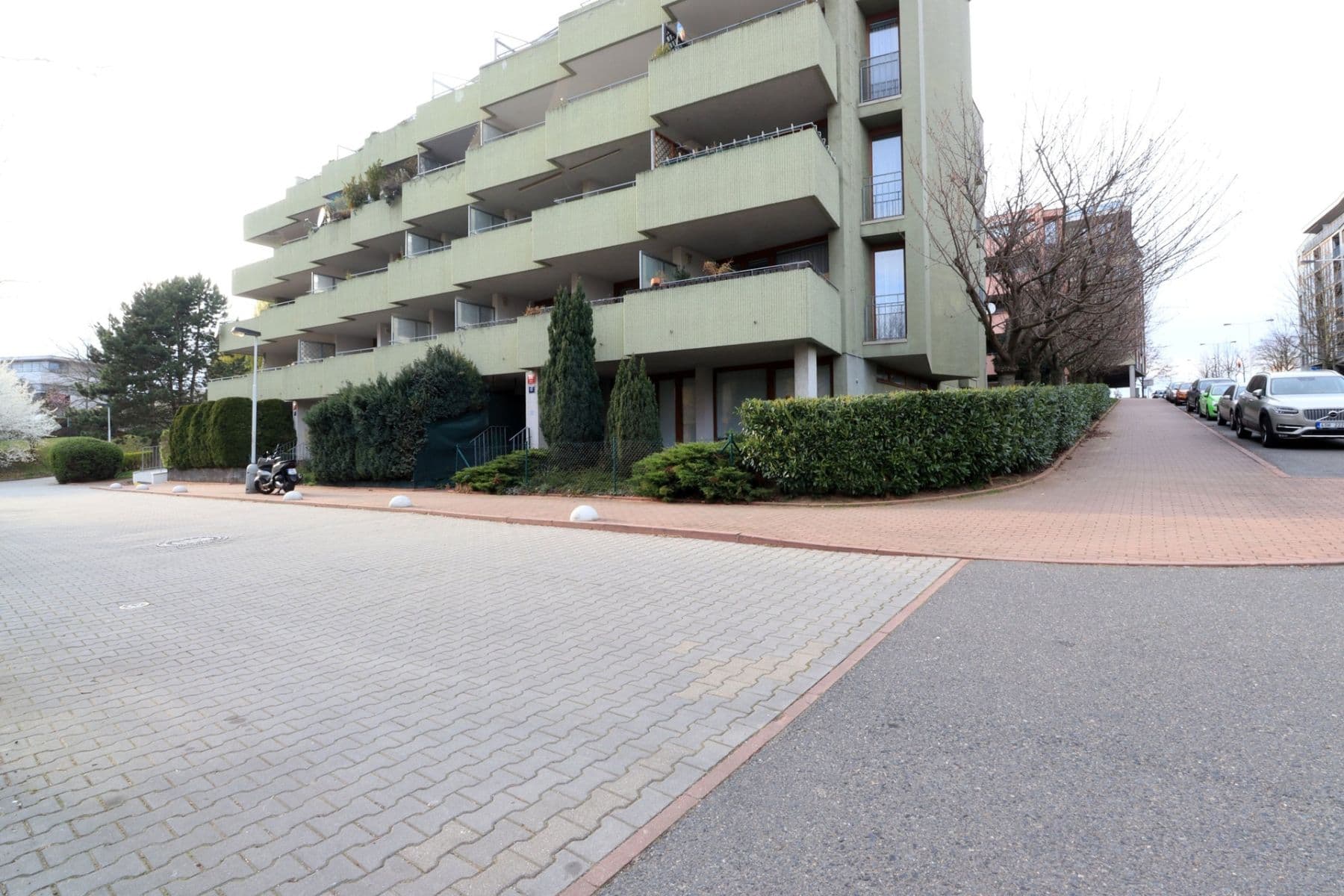 Prenájom bytu 4-izbový 114 m², K Haltýři, Praha, Praha Prenájom bytu 4-izbový 114 m², K Haltýři, Praha, Praha