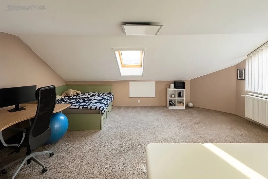 Predaj domu 396 m², pozemek 660 m², Karla Čapka, Chomutov, Ústecký kraj Predaj domu 396 m², pozemek 660 m², Karla Čapka, Chomutov, Ústecký kraj