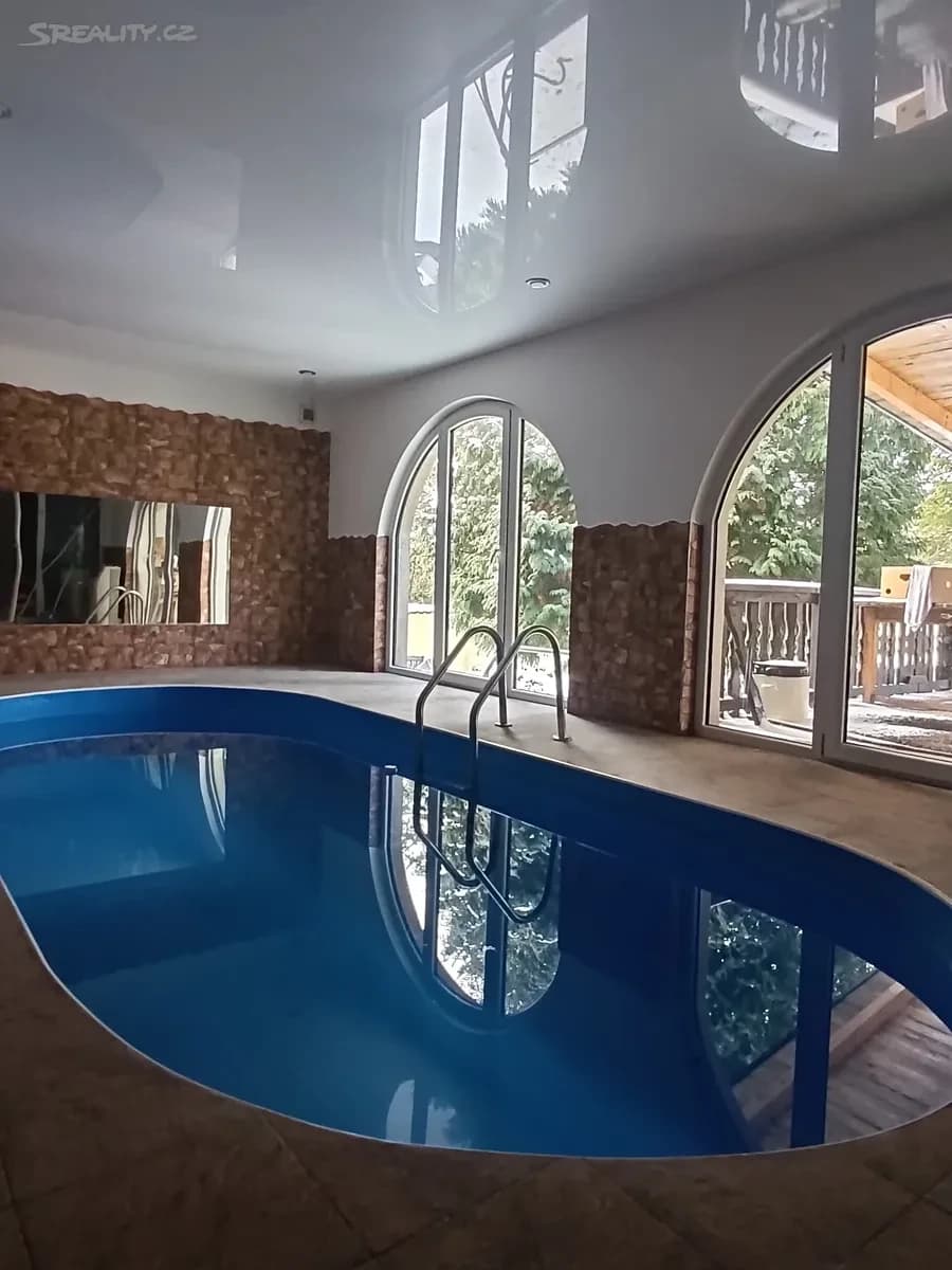 Predaj domu 396 m², pozemek 660 m², Karla Čapka, Chomutov, Ústecký kraj Predaj domu 396 m², pozemek 660 m², Karla Čapka, Chomutov, Ústecký kraj