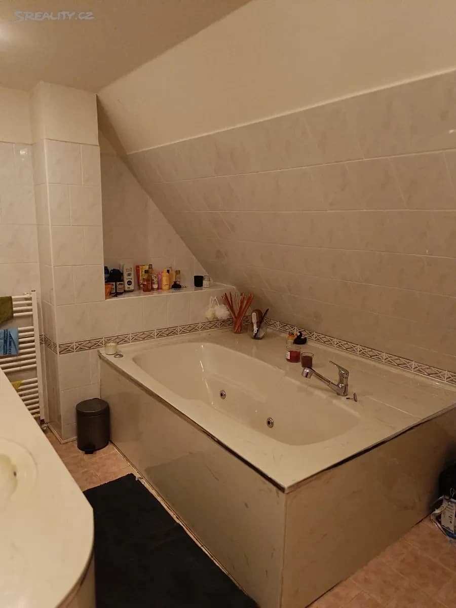 Predaj domu 396 m², pozemek 660 m², Karla Čapka, Chomutov, Ústecký kraj Predaj domu 396 m², pozemek 660 m², Karla Čapka, Chomutov, Ústecký kraj