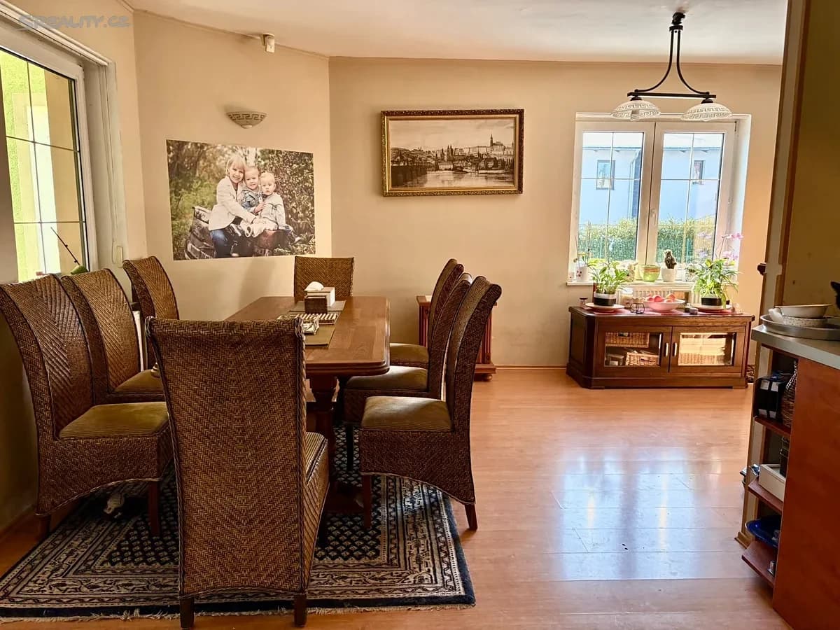 Predaj domu 396 m², pozemek 660 m², Karla Čapka, Chomutov, Ústecký kraj Predaj domu 396 m², pozemek 660 m², Karla Čapka, Chomutov, Ústecký kraj