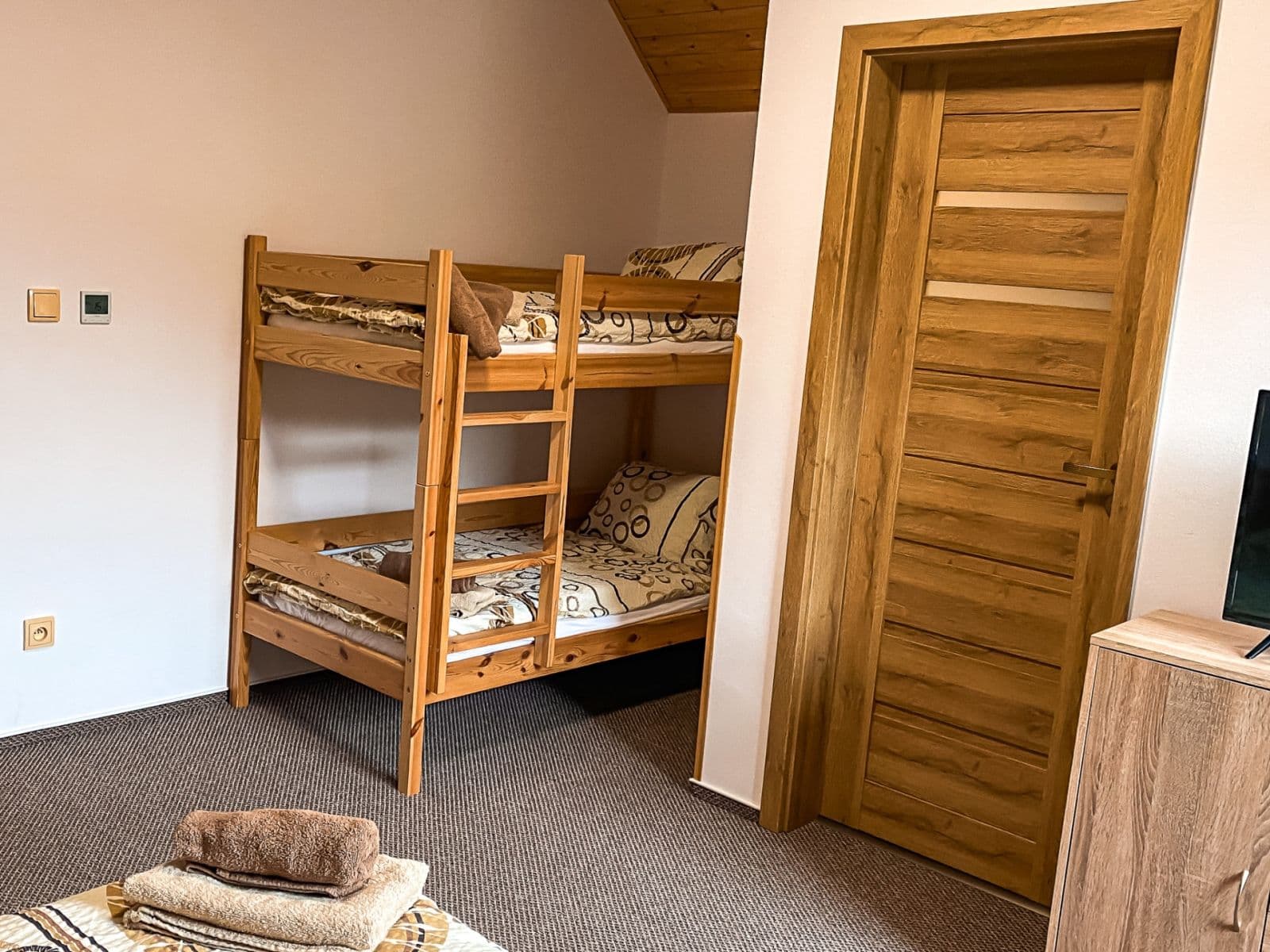 Predaj rekreačného objektu 167 m², pozemek 1.484 m², Žacléř, Královéhradecký kraj Predaj rekreačného objektu 167 m², pozemek 1.484 m², Žacléř, Královéhradecký kraj