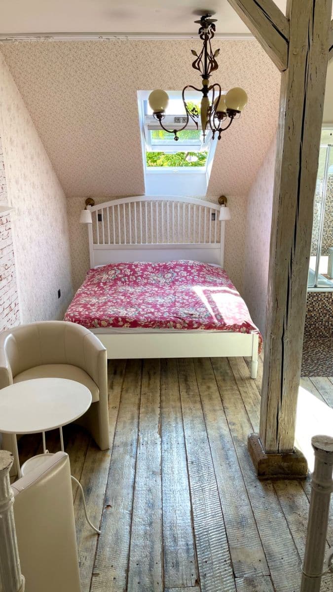 Prenájom bytu 1-izbový 25 m², Lublaňská, Praha, Praha Prenájom bytu 1-izbový 25 m², Lublaňská, Praha, Praha