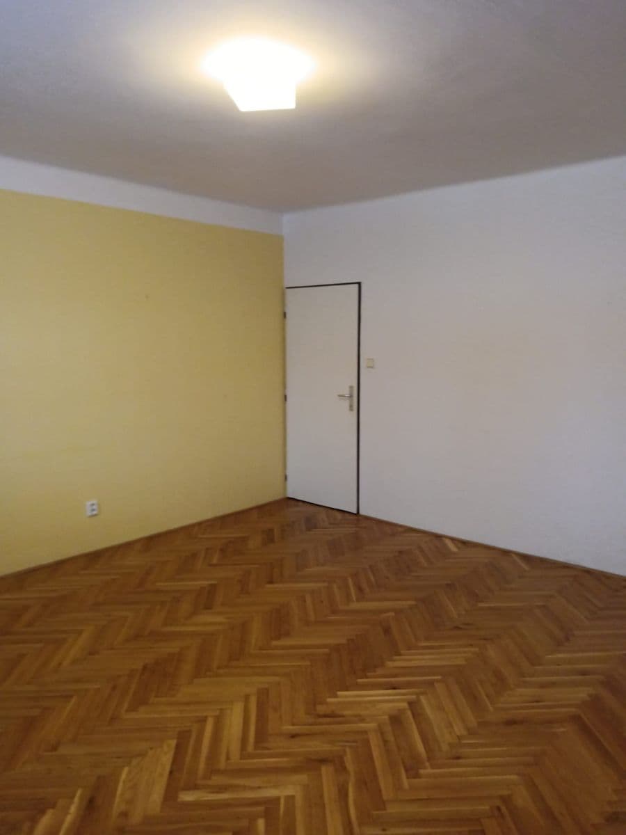 Prenájom bytu 3-izbový 82 m², Dolní Čermná, Pardubický kraj Prenájom bytu 3-izbový 82 m², Dolní Čermná, Pardubický kraj