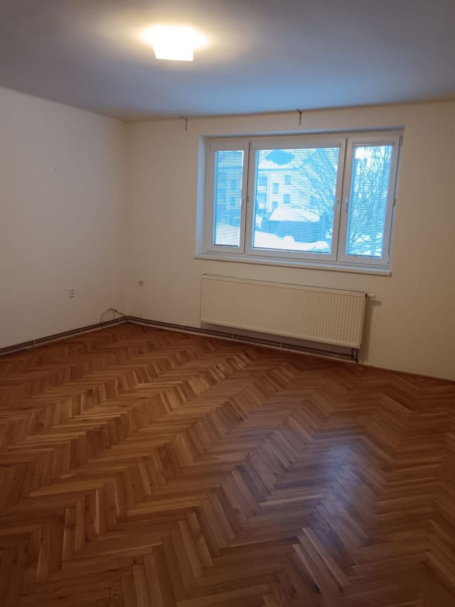 Prenájom bytu 3-izbový 82 m², Dolní Čermná, Pardubický kraj Prenájom bytu 3-izbový 82 m², Dolní Čermná, Pardubický kraj