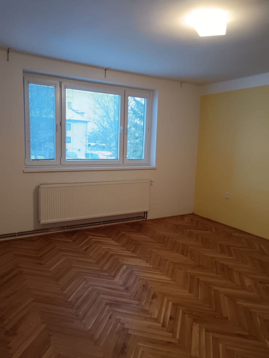 Prenájom bytu 3-izbový 82 m², Dolní Čermná, Pardubický kraj Prenájom bytu 3-izbový 82 m², Dolní Čermná, Pardubický kraj