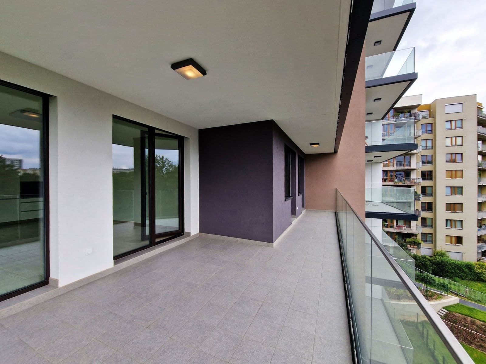 Prenájom bytu 3-izbový 87 m², K Červenému vrchu, Praha, Praha Prenájom bytu 3-izbový 87 m², K Červenému vrchu, Praha, Praha