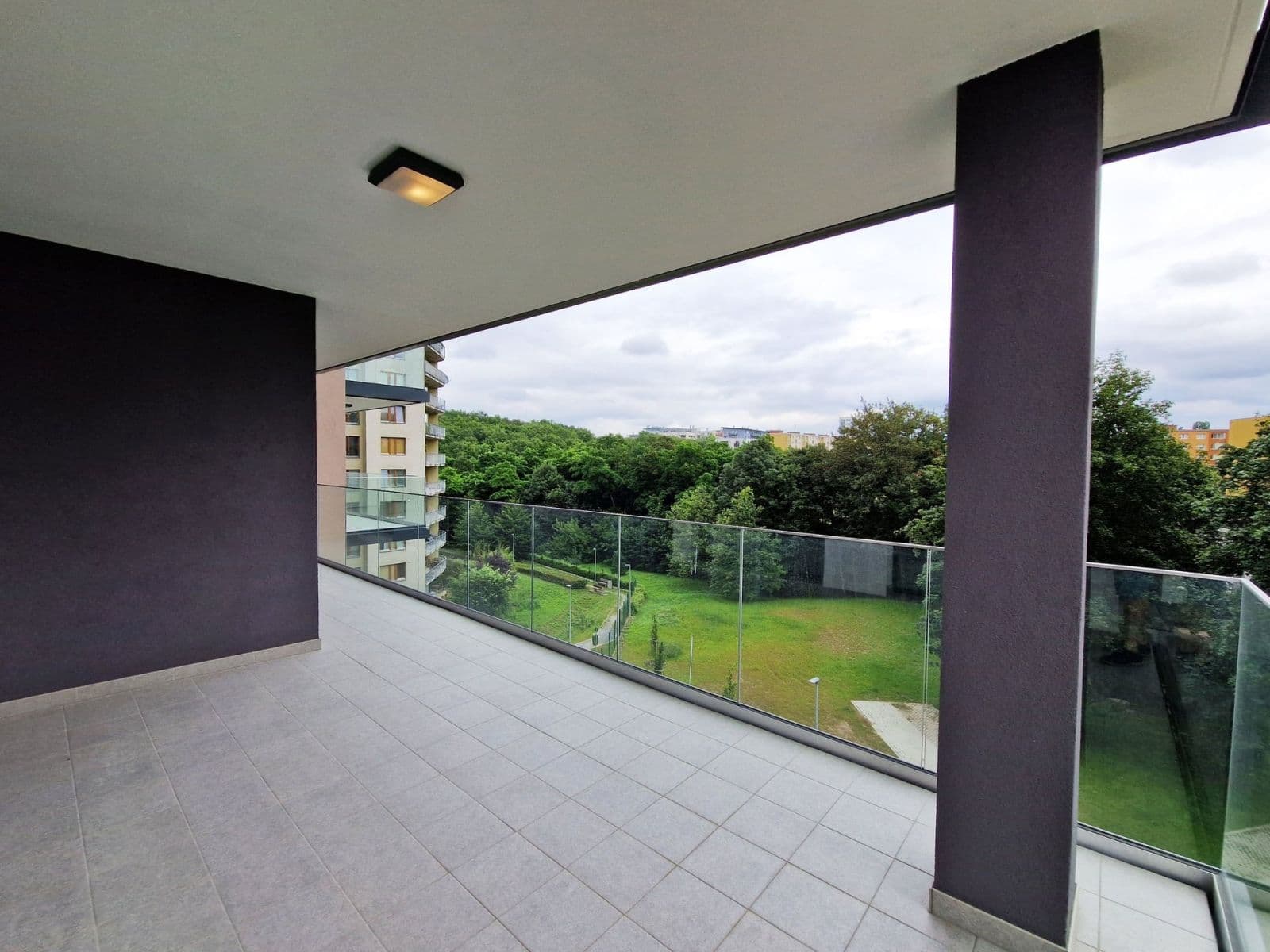 Prenájom bytu 3-izbový 87 m², K Červenému vrchu, Praha, Praha Prenájom bytu 3-izbový 87 m², K Červenému vrchu, Praha, Praha